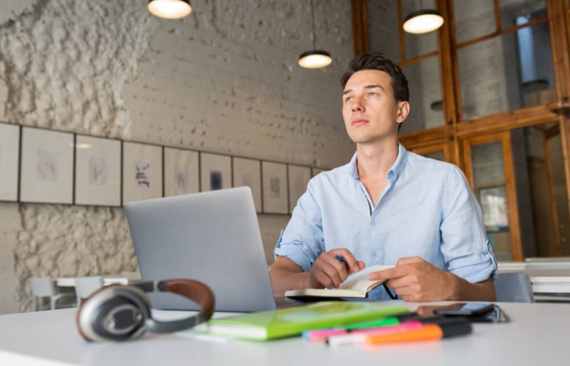 qué estudiar para tener trabajo